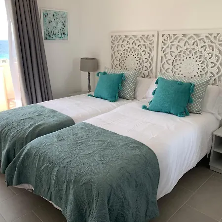 En Playa Santo Tomas